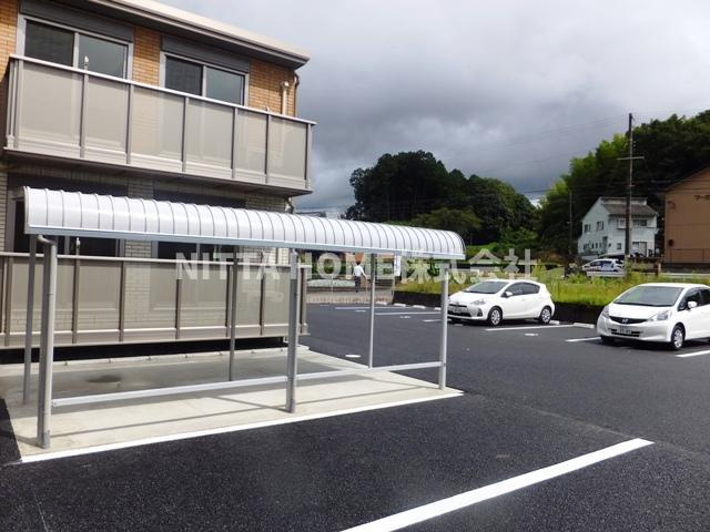メルヴェイユAの駐車場|屋根付き駐輪場は無料で使用可能です★