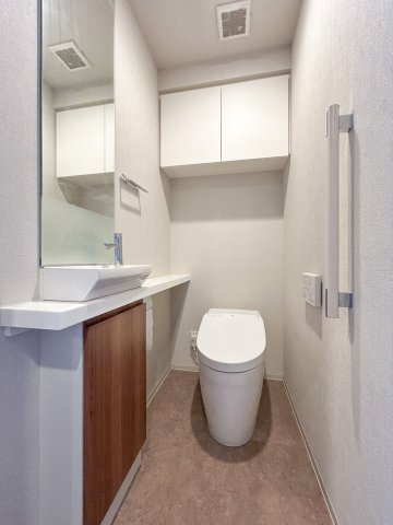 ドレッセ世田谷下馬のトイレ|落ち着いたトイレです