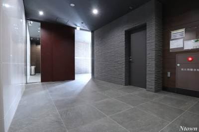【ロビー】 | S-RESIDENCE葵 | 清潔なロビーです