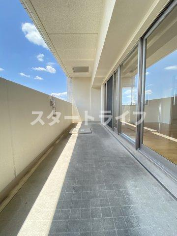 大阪市淀川区木川東２丁目の賃貸マンションのバルコニー