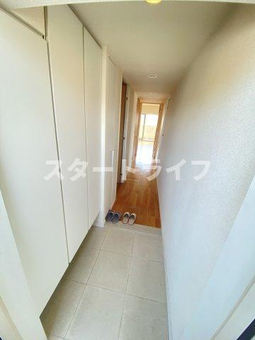 大阪市淀川区木川東２丁目の賃貸マンションの玄関
