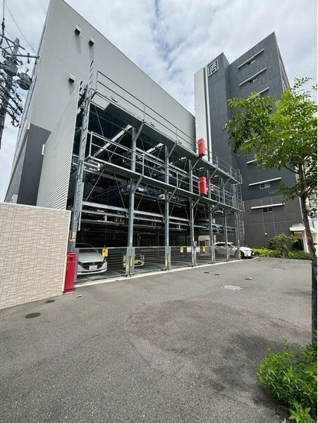 エステムコート名古屋金山ミッドクロスの駐車場|駐車場です