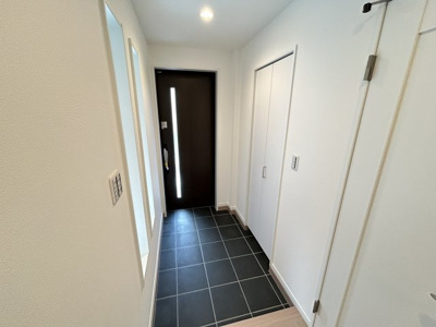 【玄関】 | 瓦林町新築戸建 | きれいな玄関です