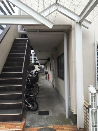 シャルマン谷塚駅前のエントランス