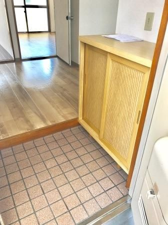 シャルマン谷塚駅前の玄関|※別部屋参考写真