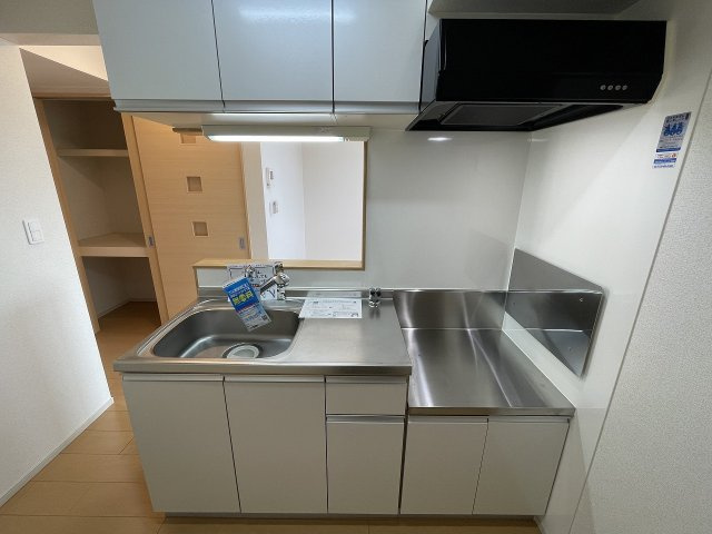 収納も豊富な対面式キッチンです！