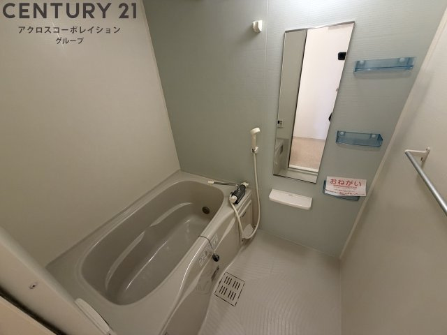 浴室乾燥機・追い炊き機能付きで便利です♪