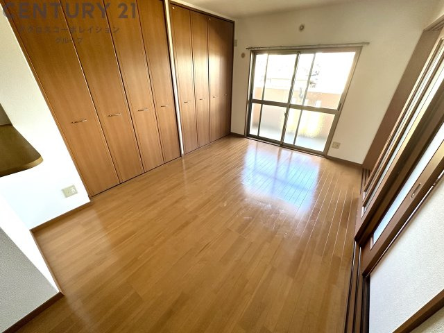 床色が落ち着いた色合いで綺麗です♪