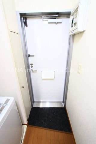 レオパレスサザンフォレストのエントランス