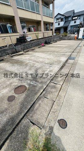 仲介手数料0円！グランドールの駐車場