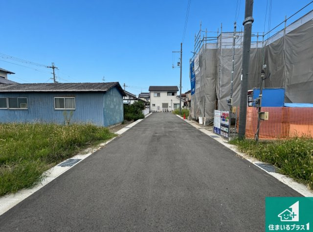 泉佐野市日根野　第2期　新築一戸建ての前面道路含む現地写真|周辺は落ち着いた街並みの住宅地！子育てがしやすい住環境です！まだ未完成ですが、現地でしかわからない事もございます。是非一度ご覧ください。