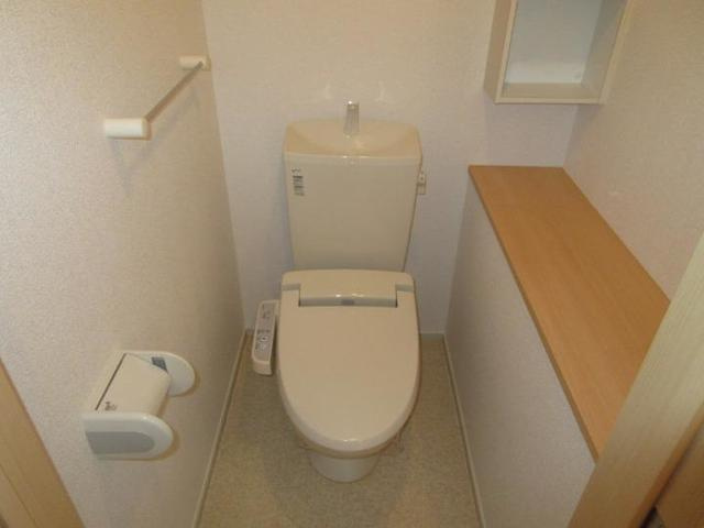 温水洗浄便座付きのトイレです！