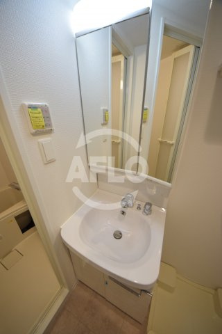 エスプレイス大阪城サウスコンフォートの独立洗面台|エスプレイス大阪城サウスコンフォート　洗面化粧台