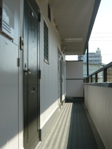 アミューズＶの玄関|他部屋参考写真