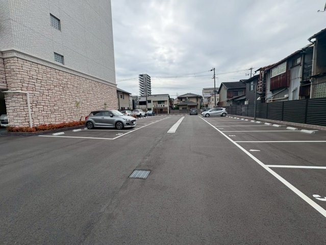 プレジオ御幣島ASIANの駐車場