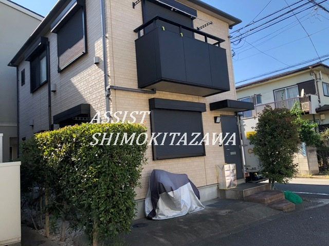 世田谷区羽根木２丁目のアパートのエントランス