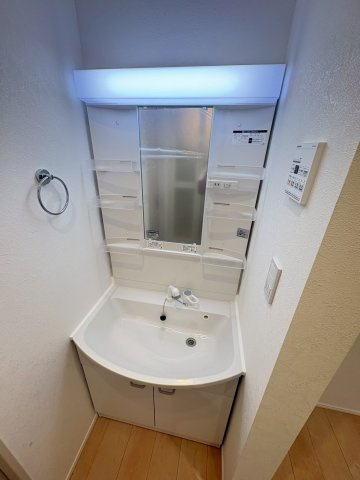 ベレガンス市川の独立洗面台