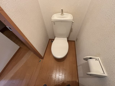 【トイレ】 | ツイン・レジデンス | 落ち着いたトイレです