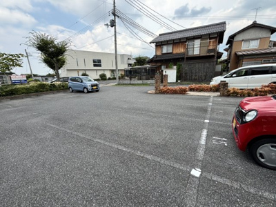 【駐車場】 | ツイン・レジデンス | カースペースがあります