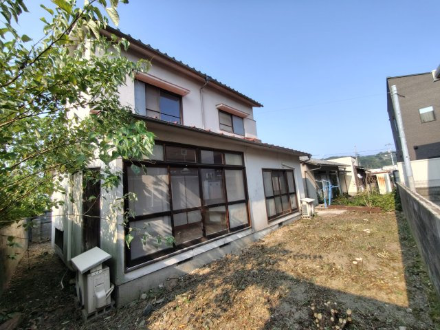 倉敷市白楽町中古住宅の庭|ガーデニングも楽しめる南側のお庭