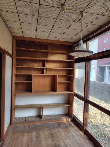 倉敷市白楽町中古住宅のその他|8帖和室に続く縁側