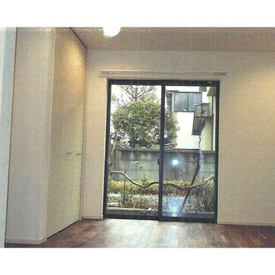 【居間・リビング】 | Bianca | 10.3帖のきれいな洋室。