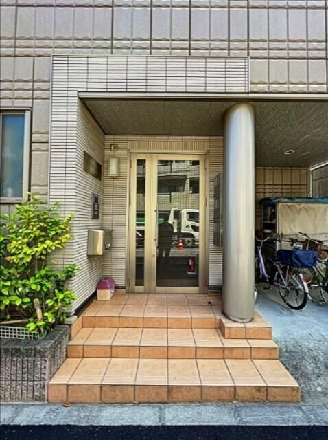 Ｂｅｌｌ　Ｗｏｏｄ　Ｊのエントランス