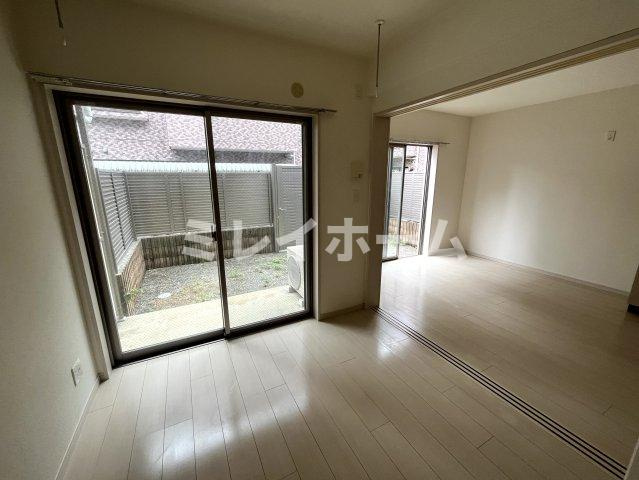 TTINO多摩川の居間・リビング|同建物内、別のお部屋の参考写真になります。