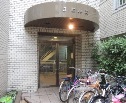 Jヒルズのエントランス|ゆとりのあるエントランスです