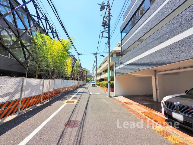【その他】 | 秀和高樹町レジデンス | 前面道路