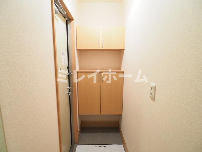 ガーデニア蒲田の玄関|同建物内、別のお部屋の参考写真になります。