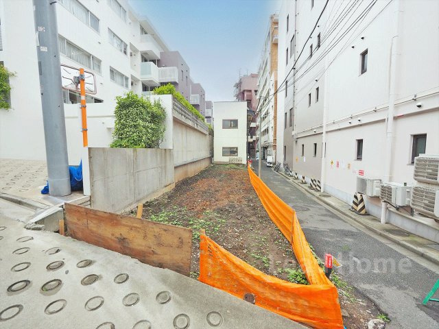 【外観】 | 渋谷区鶯谷町 | 広々とした奥の敷地にメイン居住空間を配置可能！日当りとプライベート空間を両立した家づくりへ♪