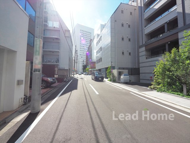 【その他】 | グランリビオ表参道 | 前面道路
