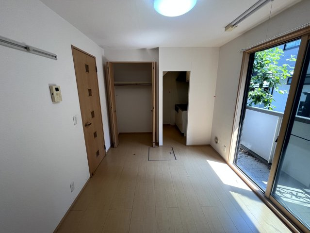 サンハウス中央の寝室