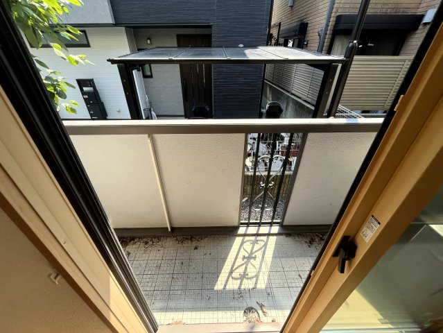 サンハウス中央のバルコニー