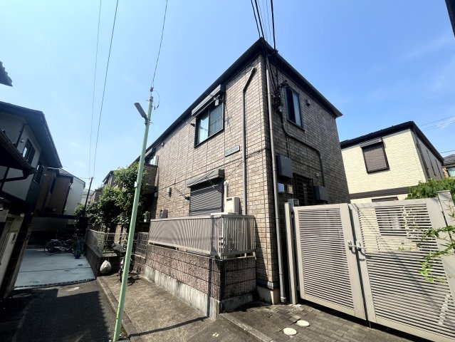 サンハウス中央の外観