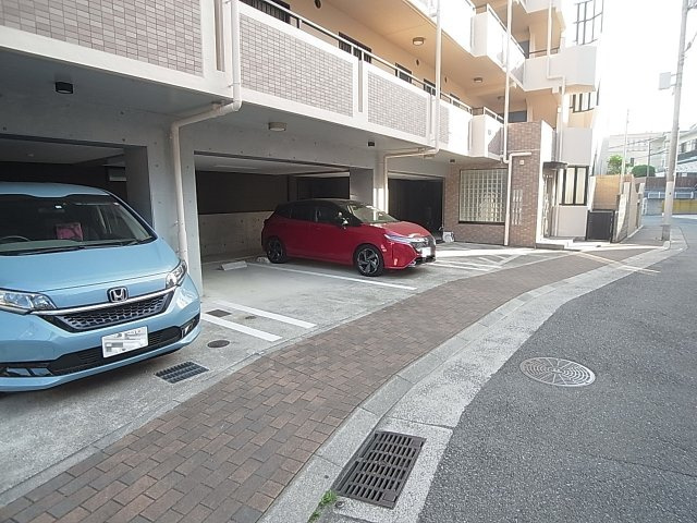神戸市兵庫区松本通６丁目の賃貸マンションの駐車場|駐車場