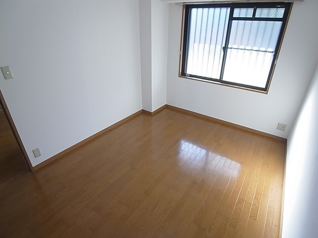 神戸市兵庫区松本通６丁目の賃貸マンションの内装|各部屋奇麗で明るいです