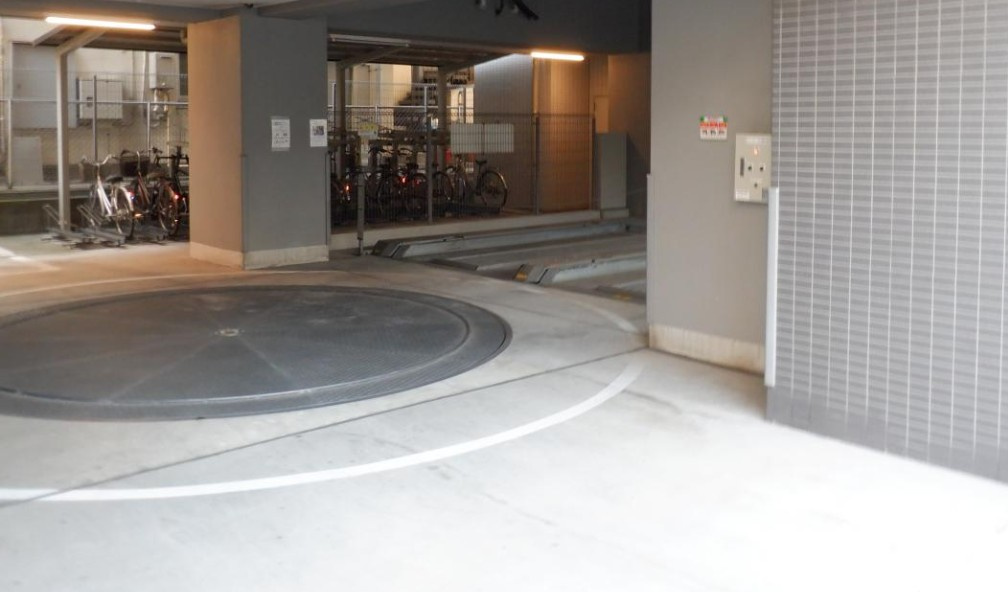 プレミアステージ駒込の駐車場
