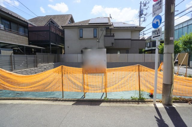 上目黒２　土地の外観|☆約30.43坪の北西×南西角地の現況更地
☆ゆとりある敷地で理想の住まいを実現
☆閑静な住宅地
