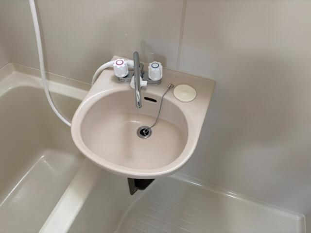 相模原市中央区矢部１丁目のアパートの洗面所