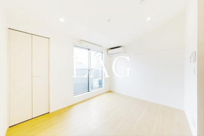 【居間・リビング】 | アンビエンテ千葉WEST館(アンビエンテチバウエストカン) | 洋室のお部屋です。