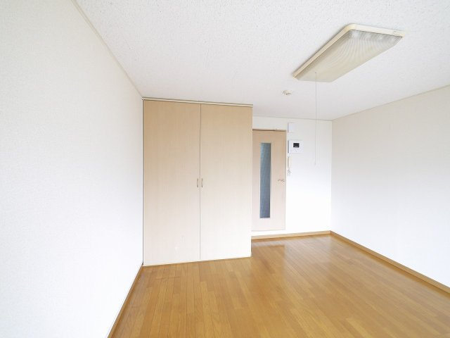 レオパレスルピナス・Ⅱの洋室|きれいな洋室です