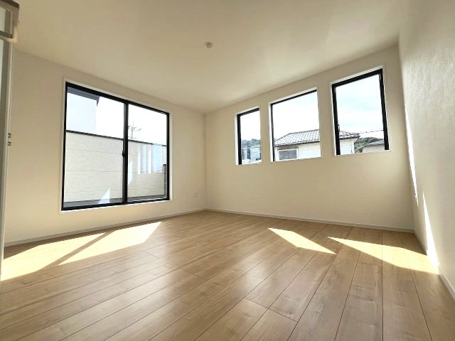【寝室】 | 福岡市南区鶴田2丁目6期　1号棟（全4区画）【仲介手数料無料・0円】 | 現地写真。2階主寝室です。