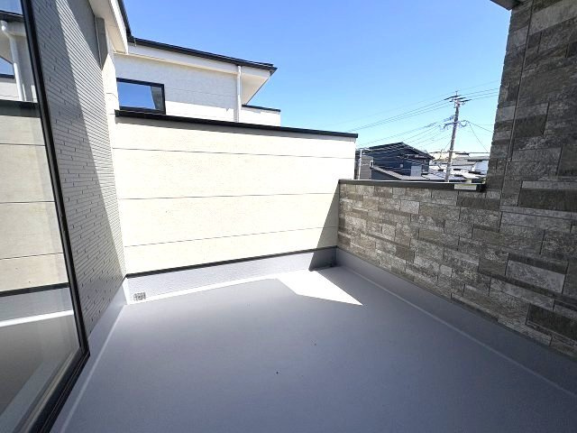 【バルコニー】 | 福岡市南区鶴田2丁目6期　1号棟（全4区画）【仲介手数料無料・0円】 | 施工例。施工例は完成時と異なる場合があります。