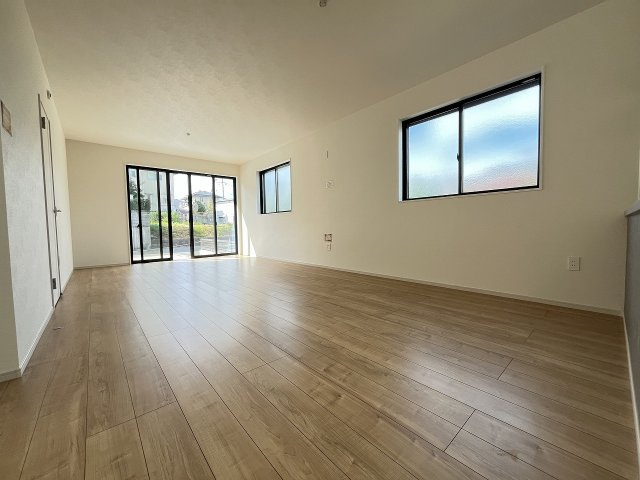【居間・リビング】 | 福岡市南区鶴田2丁目6期　1号棟（全4区画）【仲介手数料無料・0円】 | 現地写真。