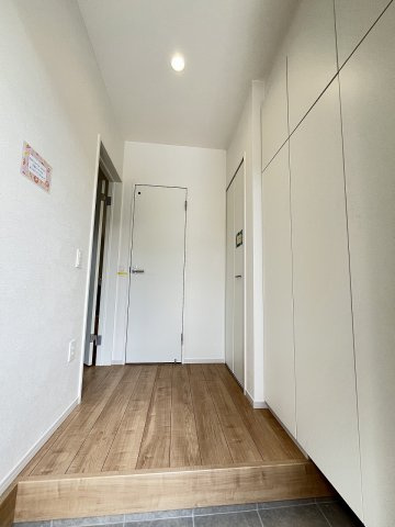 【玄関】 | 福岡市南区鶴田2丁目6期　1号棟（全4区画）【仲介手数料無料・0円】 | 現地写真。