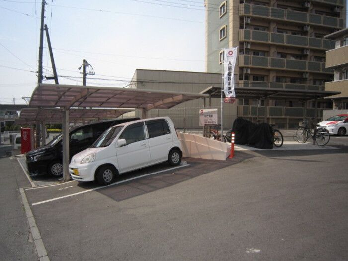 シェラール・インターの駐車場
