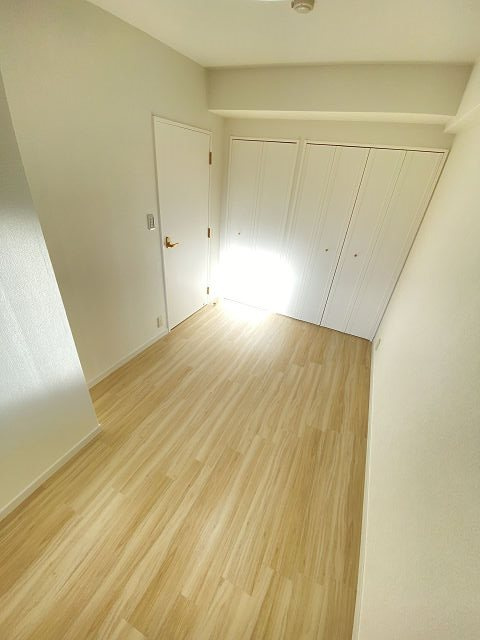 尼崎市南武庫之荘６丁目の賃貸マンションの居間・リビング
