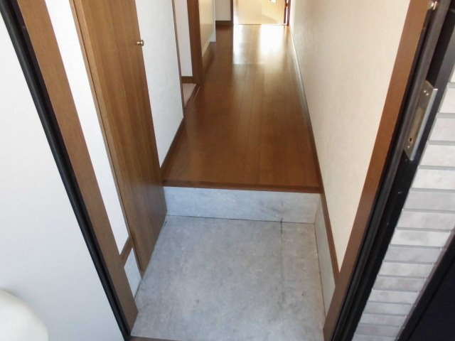 アンプルールフィギュールの玄関